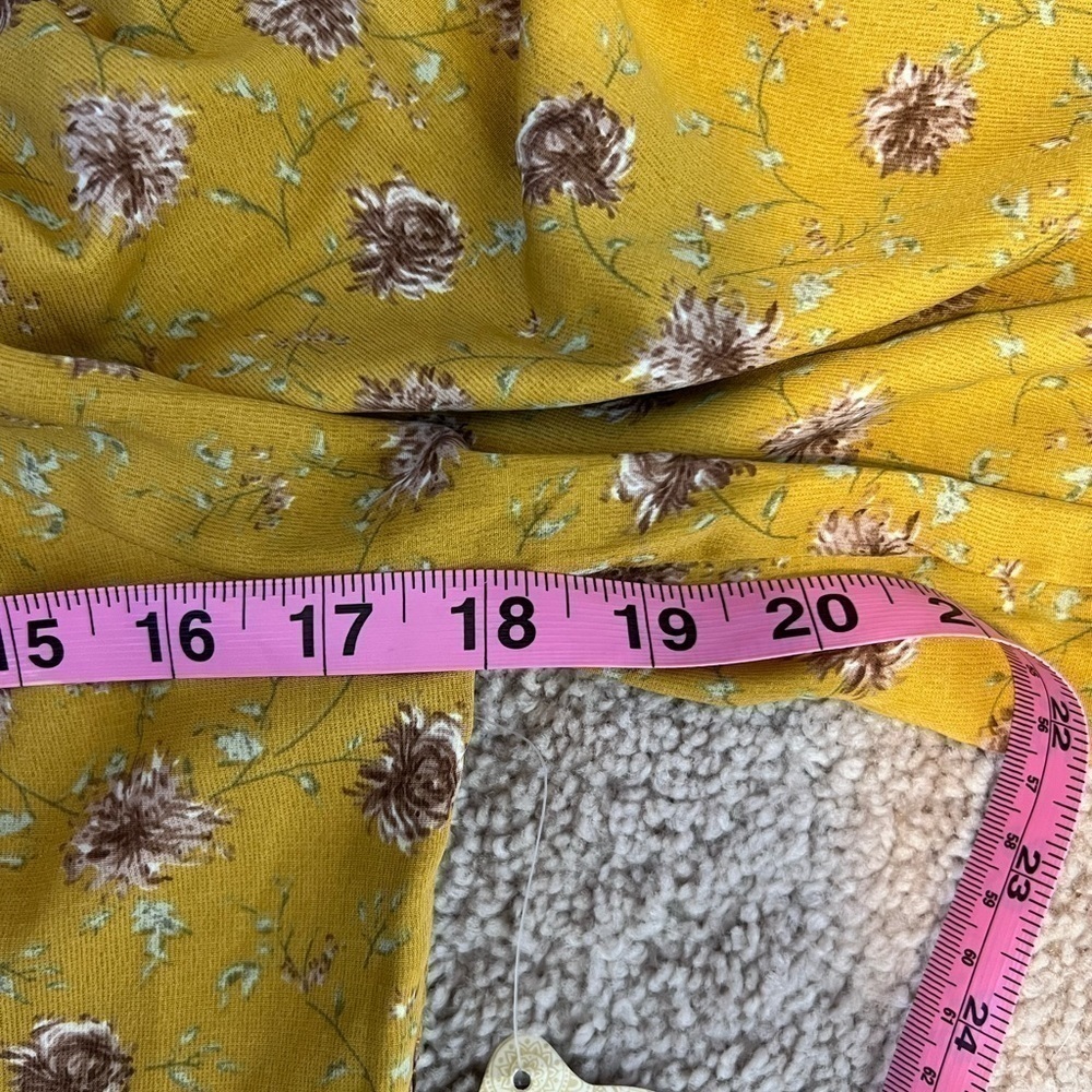 NWT Altar'd State Women's Yellow Floral Crop Top Lg. - Picture 9 of 12